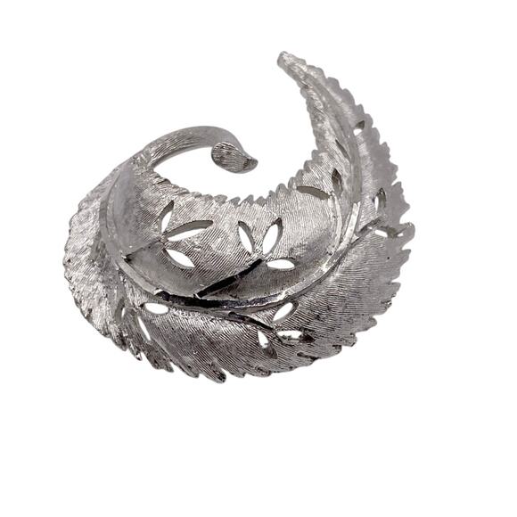 Vintage BSK Brooch Silver Tone Swirling Leaf - Picture 3 of 5